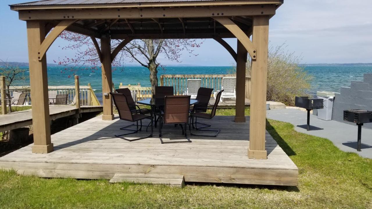 Brio Beach Inn 트래버스 시티 외부 사진