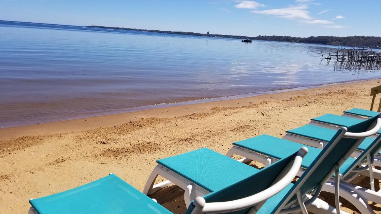 Brio Beach Inn 트래버스 시티 외부 사진